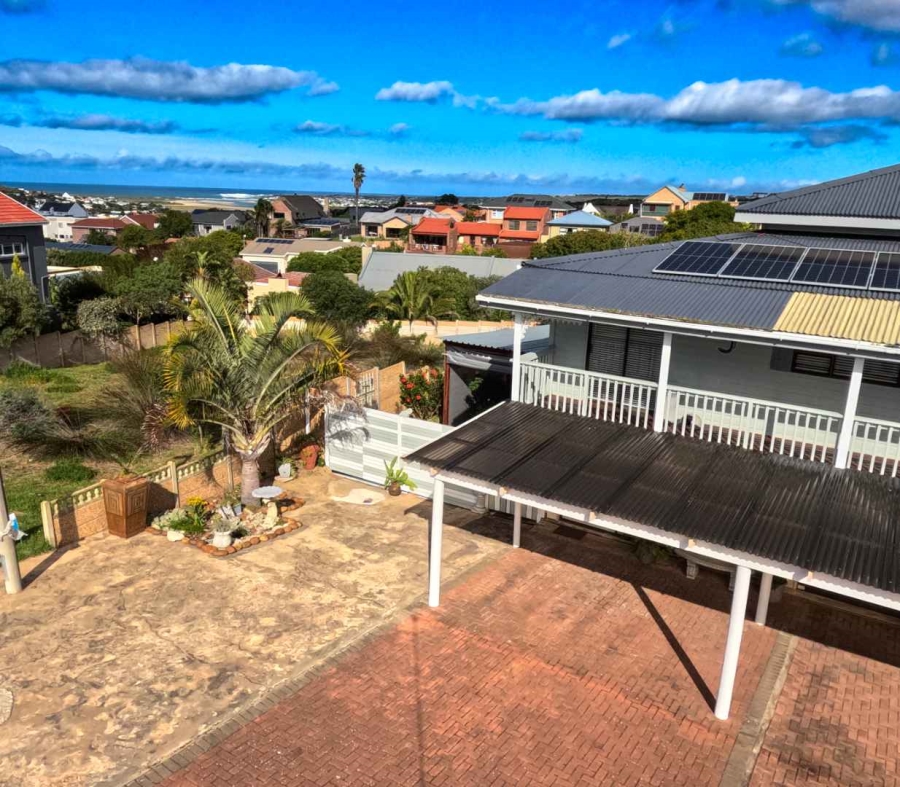 4 Bedroom Property for Sale in Stilbaai Wes Western Cape